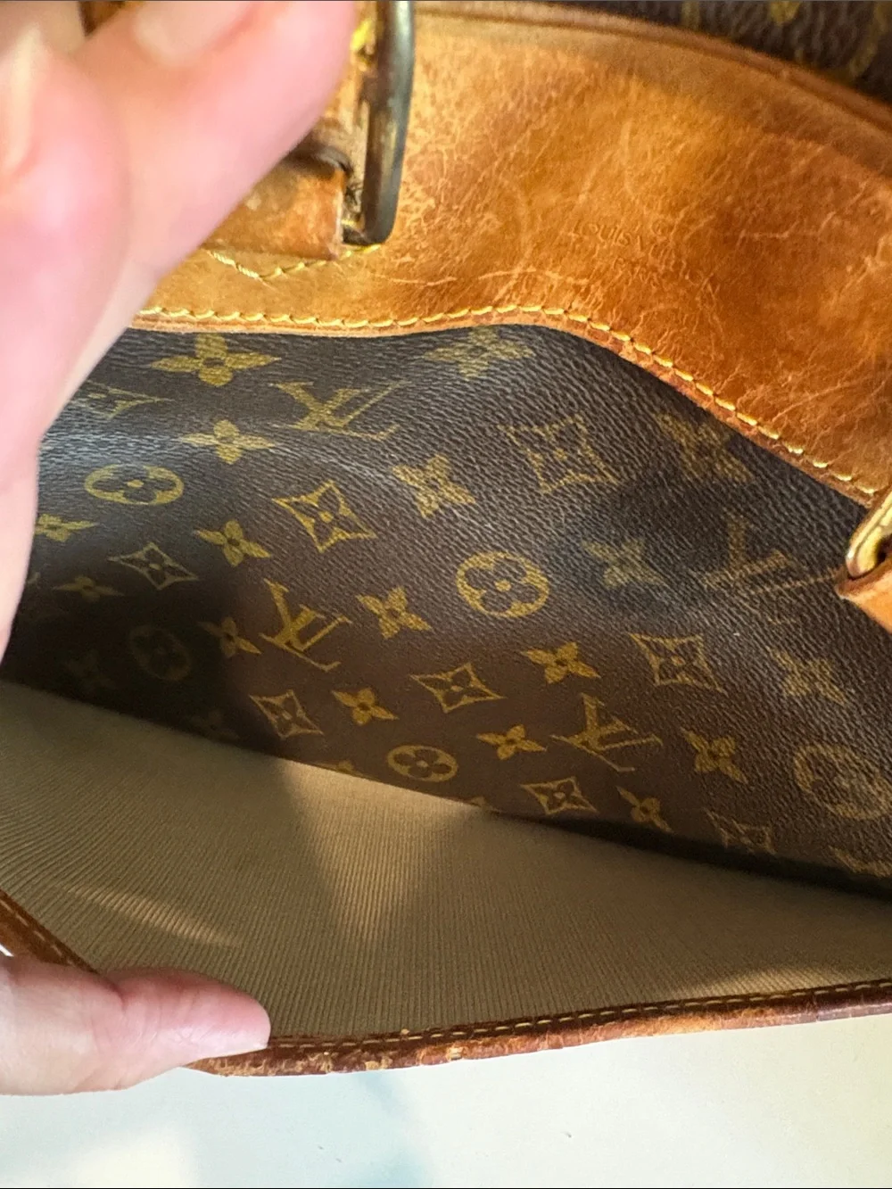 Sold LOUIS VUITTON VI0948 Monogram Deauville Handbag - Picture 13 of 16